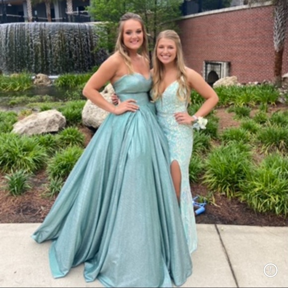 Sherri hill prom gown dress, worn once, excellent condition. - Picture 3 of 4